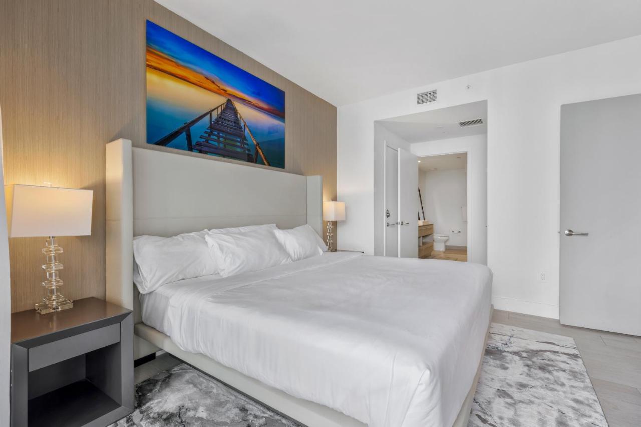 הוליווד Hyde House - Luxury Waterfront 2Br 2Ba Apartment Suite With Direct Ocean View, Roof Top Pool, Resort Amenities מראה חיצוני תמונה