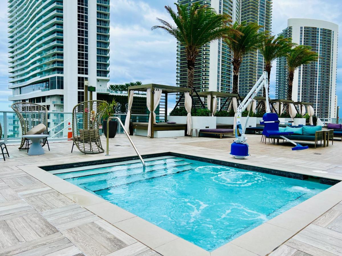 הוליווד Hyde House - Luxury Waterfront 2Br 2Ba Apartment Suite With Direct Ocean View, Roof Top Pool, Resort Amenities מראה חיצוני תמונה